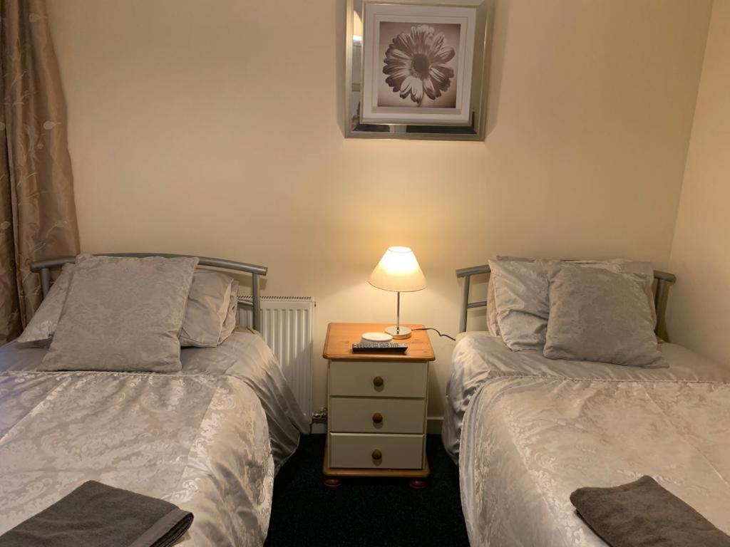 Budget Rooms Инвернес Екстериор снимка