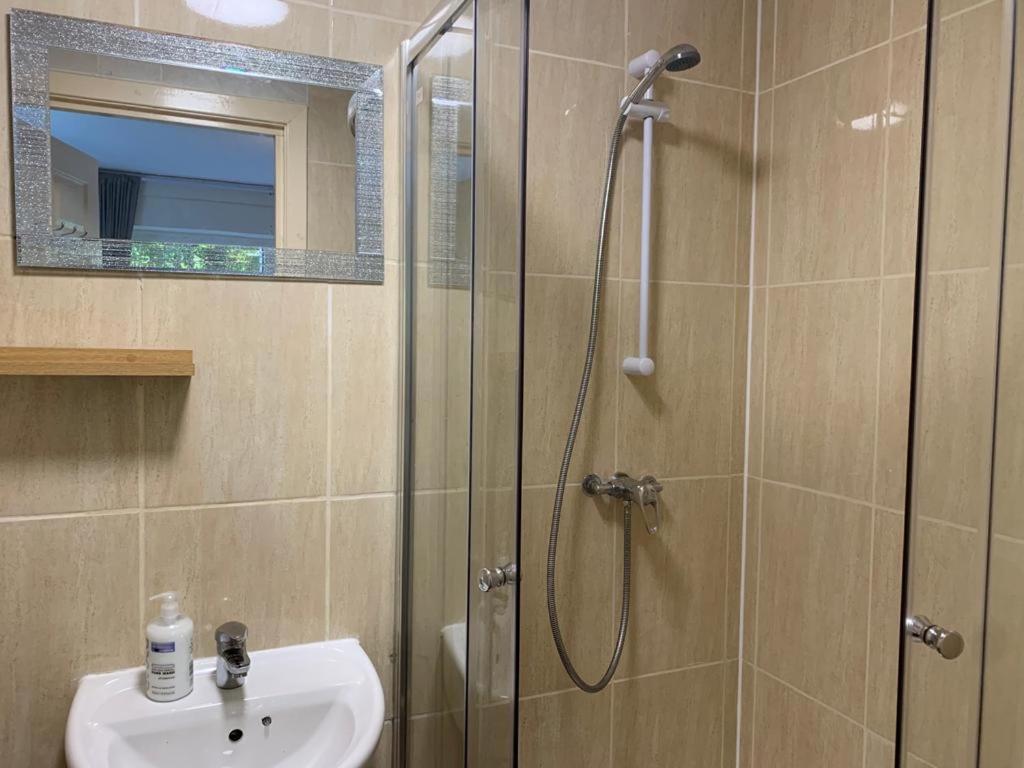 Budget Rooms Инвернес Екстериор снимка